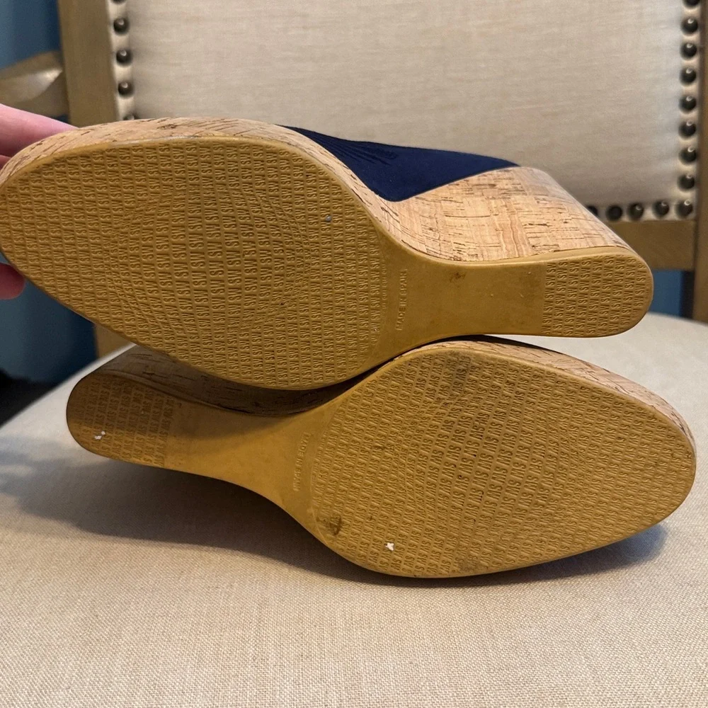 Stuart Weitzman Dark Blue Suede Cork Wedges, Size 8.5 - Picture 7 of 11